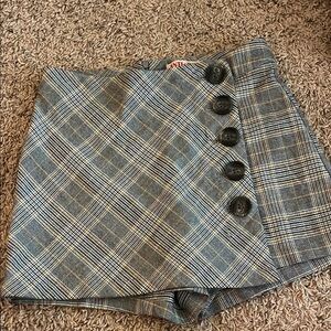 Gray Plaid Buttoned Skirt